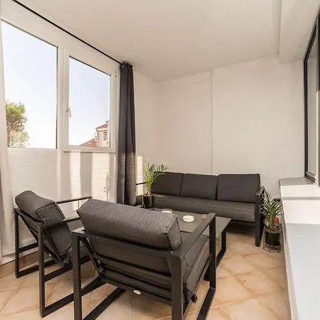 Moderan Stan U Blizini Centra Apartment *