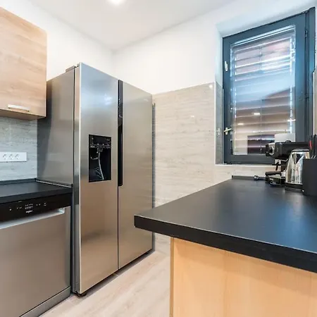 Apartment Moderan Stan U Blizini Centra *