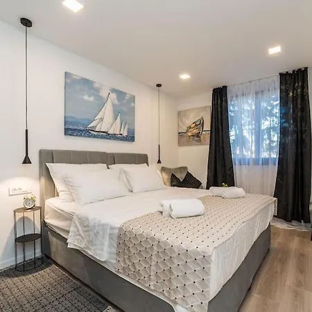 Apartment Moderan Stan U Blizini Centra *